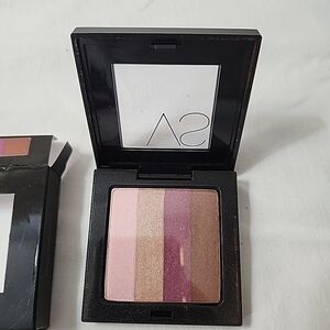 New Victoria's Secret eye shadow quad CLOSER